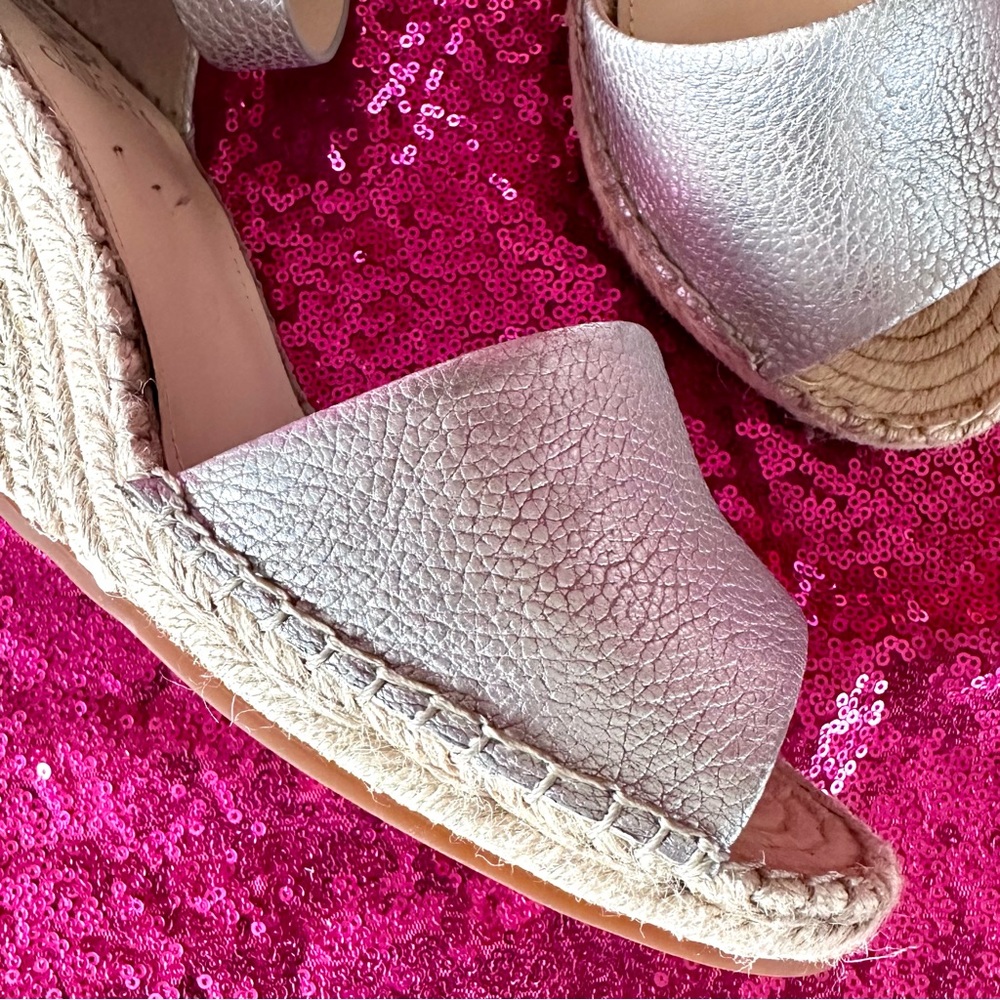 🥄VINCE CAMUTO Silver Leather Espadrille Wedge Heel Sandals - Picture 7 of 8